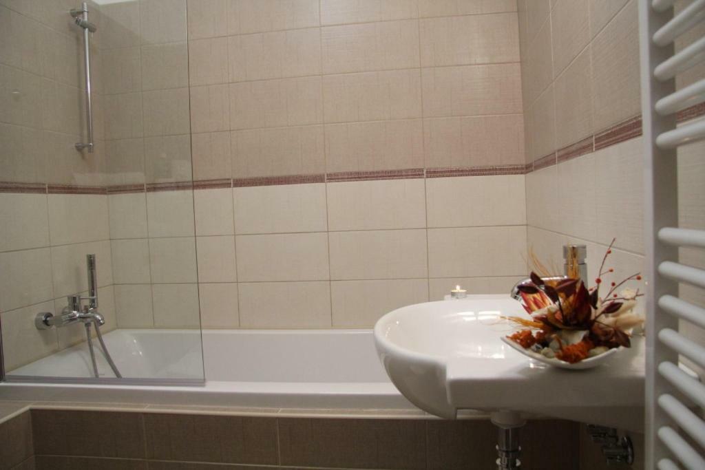 Ubytovaci Hostinec Na Skalach Budislav  Exterior photo